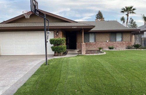 Pumpkin Center Casa | 10 minutes from downtown beautiful family home with lots of space.