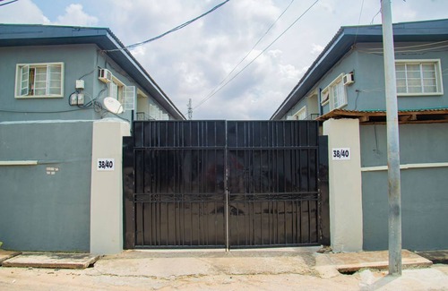 Ikeja Apartamento | 10 Minutes from the Airport! Family-sized 3 Bed Apartment