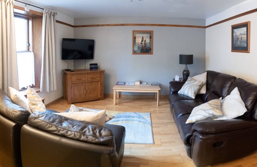 Thurso Apartamento | 10 minutes from the local beach great surfing beach License Nr.HI-00282-F