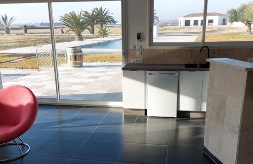 Aimargues Apartamento | 10 minutes from the sea and close to shops rent T2