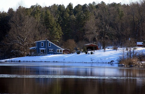 Alton Cabaña | 10 minutes from VIR. Great bass fishing! Rustic cottage on large private pond.