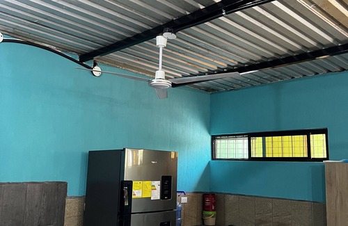 Santa Cruz Mulua Casa | 10 Minutes of irtra park! family sized house.