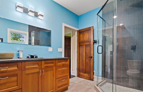 Brown Deer Casa | 10 minutes to downtown! Family-sized homes with rec room and bar.