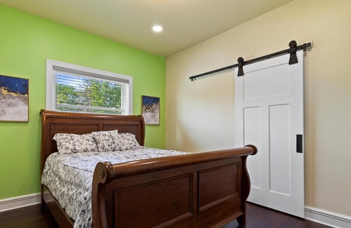 Brown Deer Casa | 10 minutes to downtown! Family-sized homes with rec room and bar.