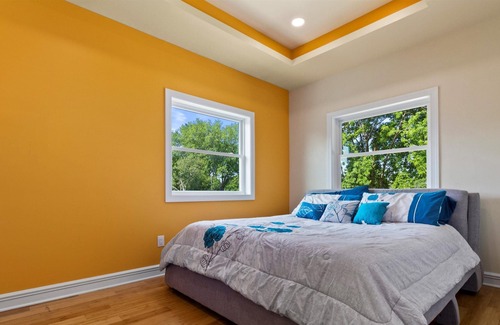 Brown Deer Casa | 10 minutes to downtown! Family-sized homes with rec room and bar.