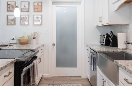 Cox Heights Casa | 10 minutes to Old Town! Heated pool, hot tub and game room