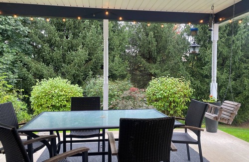 State College Casa | 10 minutes to PSU! Luxury Linens, Walk to Winery, Playground & Pickleball