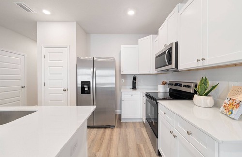 Gulf Breeze Casa | 10 Minutes to the beach! Close to all the fun!