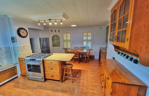 Swainton Casa | 10 Minutes to the beach! Historic home on the Jersey Shore.