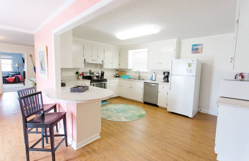Kure Beach Cabaña | 10% Off Aug + Sept! Charming Beach Cottage, 1 Block to Beach, Kure Pier + Food, Dog Friendly
