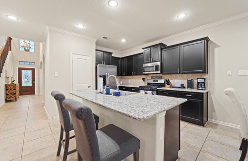 Tomball Casa | 25% OFF-Spacious-4BD/2BA -Houston-HOU003