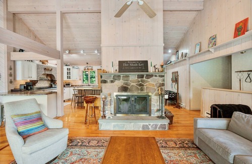 Pocono Pines Chalet De Esquí | 10% off - NEW!! 🌲Beautiful Lakefront Chalet | Private Beach & Kayaks 🛶