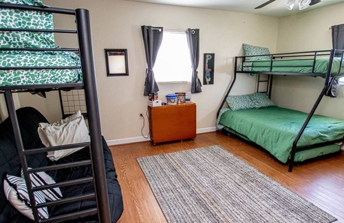 Cypress Gardens Casa | 10% Off Thru 2/28~Family Fun Times~Pet Friendly~Foosball~Ping Pong~45 minutes to Disney