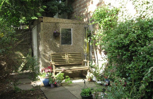 St Albans Cabaña | *10 % off/wk 15%/m* Quirky peaceful haven character cottage conservation area.