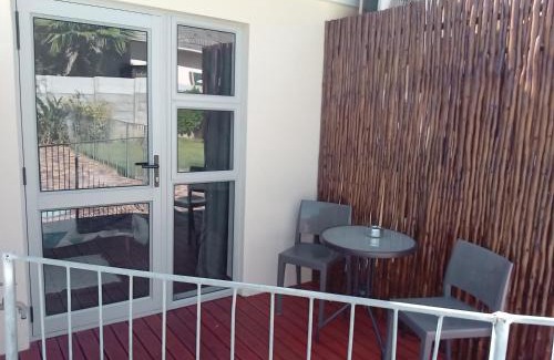 Paarl Cama Y Desayuno | 10 on Fairview B&B