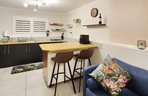 Bellville Apartamento | 10 on Gillian Self-catering Apartments - NOT AFFECTED BY LOADSHEDDING