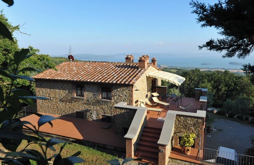 Lisciano Niccone Villa | Villa de 10 personas con impresionantes vistas del lago Trasimeno, Cortona y Umbria