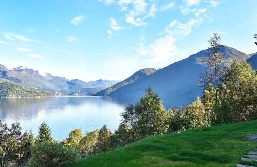 Volda Casa | 10 person holiday home in Folkestad