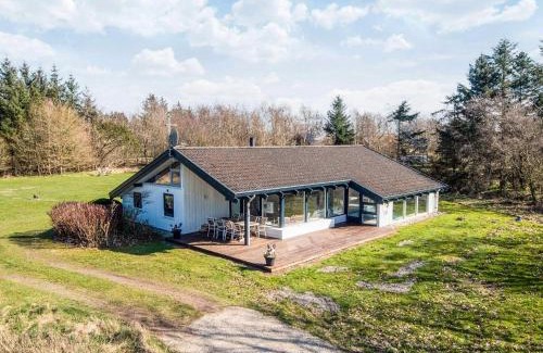 Bindslev Casa | 10 person holiday home in Bindslev-By Traum