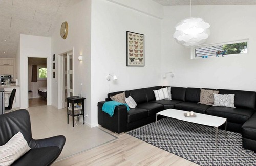 Blavand Strand Casa | 10 person holiday home in Bl vand