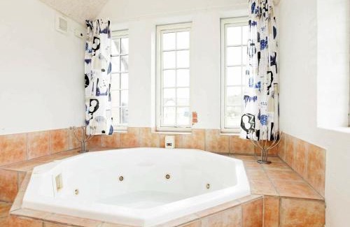 Blavand Strand Casa | 10 person holiday home in Blåvand