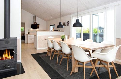 Skaven Strand Casa | 10 person holiday home in Tarm-By Traum