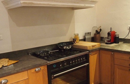 Aups Villa | 10 persons accommodation: spacious 6 pers villa + 4pers Cabanon in Aups (Provence)