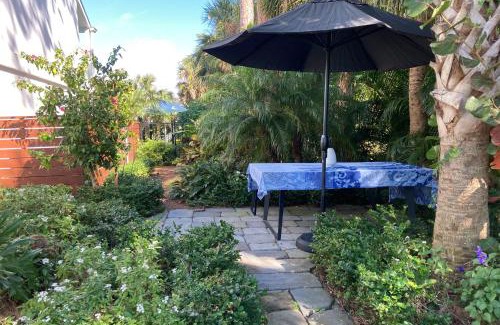 Whitfield Casa | 10 Pines - Sarasota Bay