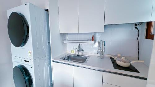 Myonmok-tong Casa | 10 seconds to the subway station, 15 minutes to Gangnam, 20 minutes to Jamsil, 3 bedrooms, 2 bathrooms