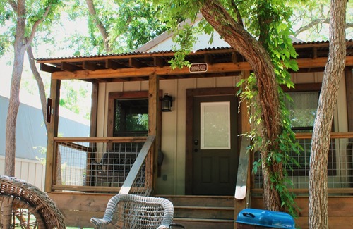 Seguin Cabina | 10 Son's Geronimo - Birdhouse Cabin