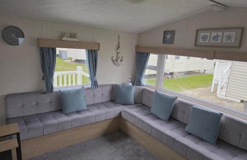 Rhyl Complejo | 10 The Poplars, Lyons Robin Hood, Rhyl, Pet Friendly
