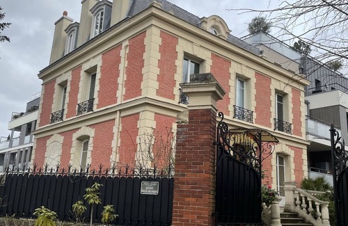Chatenay-Malabry Casa | 10' walk from Parc de Sceaux Historic 5-bedroom villa