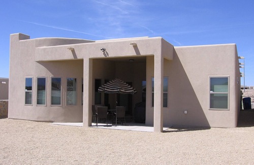 Las Cruces Casa | 7 años viejo solo historia 1505sf. Casa de 2 habitaciones con vista a Organ Mtns