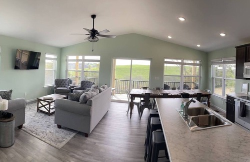 Dry Ridge Casa | 100 Acre Relaxing Retreat Near ARK- Four Houses Sleeps 36!