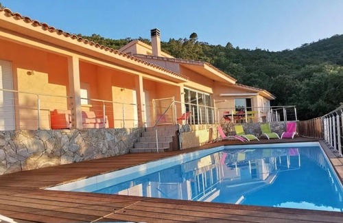 Tarcu Casa | 100% felicidad excelente villa con vista al mar cerca de la playa, entorno idílico
