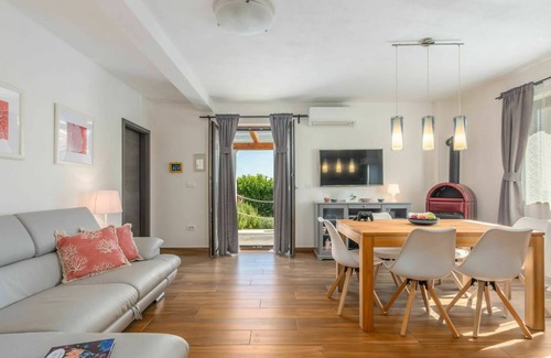 Nova Vas Otro | 100 m² Alojamiento ∙ 3 habitaciones ∙ 6 huéspedes