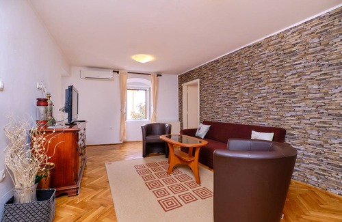 Veli Losinj Apartamento | 100 m² Apartamento ∙ 3 habitaciones ∙ 6 huéspedes