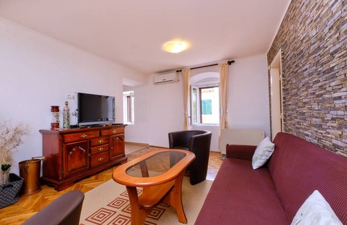 Veli Losinj Apartamento | 100 m² Apartamento ∙ 3 habitaciones ∙ 6 huéspedes