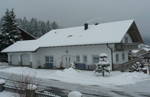 Lohberg Apartamento | 100 m² vacation apartment Zirbe with two bedrooms and free WLAN