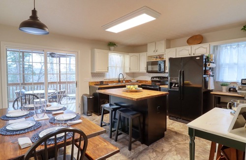 Mount Jackson Casa | 100 Maple at Bryce Resort: Sauna, Games & Firepit!