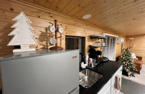 Apple Ridge Cabina | 100 mile view, 2.5 miles to downtown Blowing Rock.
