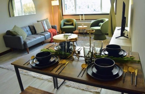 Rosemount Apartamento | 100 - New, Modern & Comfortable 2 Bedroom Apt
