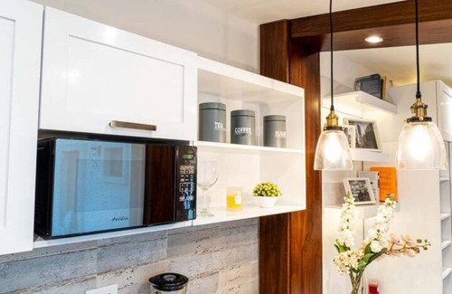 Urdesa Condominio | 100- Prague Apts 2 pax Consulate USA *Parking*