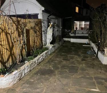 Hale Apartamento | 100 Roses Mill Hill