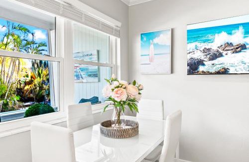 Siesta Key Village Casa | 100 Steps to beach access - 5 minute walk to the Village - Private Porch