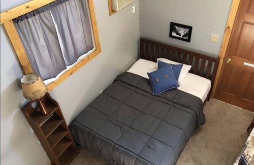 Livingston Cabina | 100 Year Old Cabin Sleeps 6 in Paradise Valley, MT