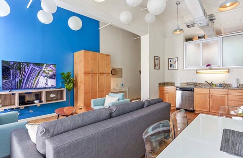 Downtown Apartamento | 100 Year-Old Historic Brick 2BR Loft High Ceiling5