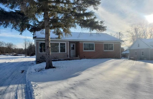 Leeds and the Thousand Islands Casa | 1000 Islands Bungalow (Across Casino)