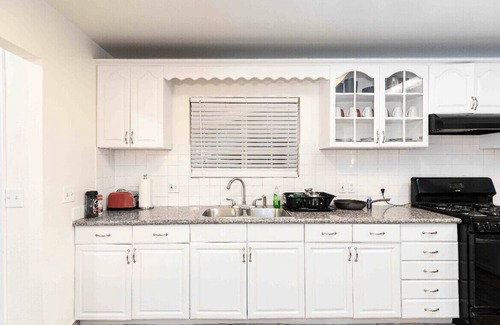 Sherwood Forest and Thistle Development Casa | 10001☘️☘️Spacious single house 6B4Ba near Disney and Knott's Berry Farm.