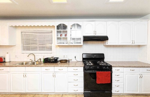Sherwood Forest and Thistle Development Casa | 10001☘️☘️Spacious single house 6B4Ba near Disney and Knott's Berry Farm.